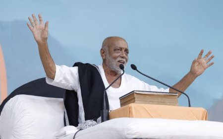 Morari Bapu pays tribute to women on International Women’s Day