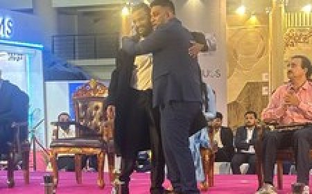 Crafting Tomorrow: Thomas Abraham Headlines D-Arc Build