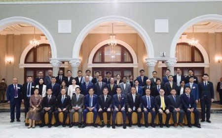 Thailand's Government Reaffirms Commitment to Strengthen Competitiveness in Dialogue With 30 Global Investors