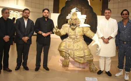 Mr. Praful Patel Inaugurates Artist Nandan Purkayastha’s show at Jehangir Art Gallery