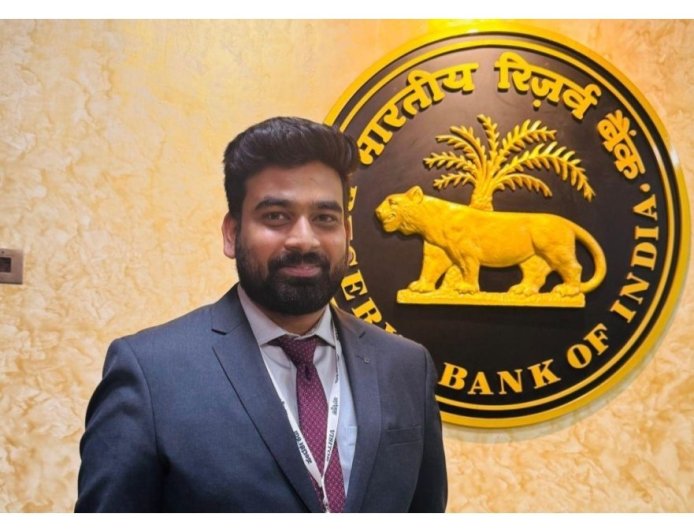 The 15-Hour Problem – Why Indian SMBs Still Struggle With Cash Flow Visibility: Karthik Bukkambudhi, Founder, Paywize