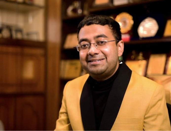 Kolkata’s Startup, Yes Sir Secures Funding to Expand Men-Only At-Home Massage & Grooming Services across India